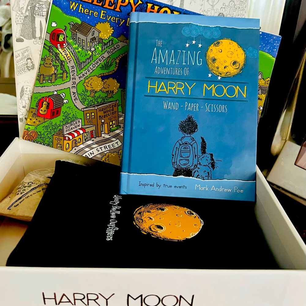Harry Moon book set. Sleepy hollow. Barely touched. Hat missing.